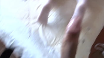 Keluarkan Kontolku Biar Dia Lihat Ibu Tiriku Merangkak Dan Minta Dikentut