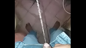 Kontol Desi Yang Gede Semburkan Air Seni Dengan Nikmat