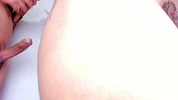 Menggali Lebih Dalam Lubang Pantat Tatiana Hingga Dia Menjerit Nikmat