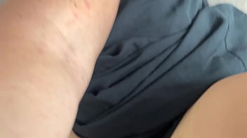 Pelayan Bersih-bersih Arab Bikin Klien Tegang Dengan Memek Sempit Dan Toket Gede