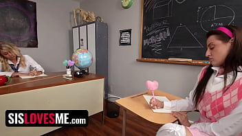 Guru Mesum Ini Pengen Ngentot Berdua Bareng Murid Tirinya