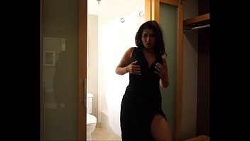 Maya, Desi Bhabi Yang Genit, Berani Memamerkan Tubuh Telanjangnya Yang Menggoda