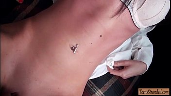 Leyla Peachbloom Nge-hitchhike Dan Digoyang Habis-habisan Sama Cowok Asing