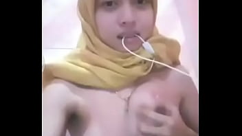 Hijaber Panas Meronta-ronta Penuh Nafsu