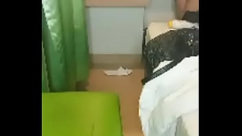 Menari Telanjang Bulat