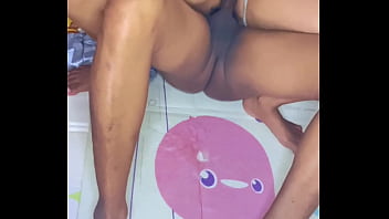 Basahi Batangmu Dengan Susu Segar Dari Payudara Perawan