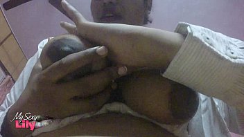 Gadis India Lily Dengan Payudara Besar Dan Montok