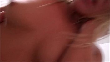 Terapi Keluarga Yang Berujung Mesra: Tante Genit Menggoda Keponakan Tirinya – Blaten Lee