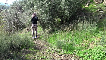 Gadis Turki Ini Terkejut Melihat Kontol Gede Gue, Tapi Malah Mau Diajak Ngentot Di Tempat Umum!