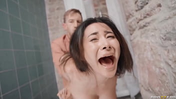 Menggila Di Ranjang Pengantin – Rae Lil Black Bikin Tuan Rumah Tak Kuasa Menahan Nafsu