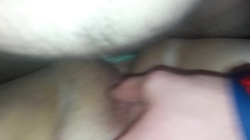 Batang Kerasku Menembus Dalam-dalam Ke Liang Basah Istriku