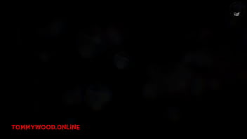 Gadis Arab Montok Dengan Payudara Besar Yang Menggoda