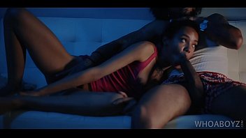 Anak Tiriku Dimanfaatkan Ayahnya Untuk Ngentot Dan Disuruh Ngocokin Kontol Sampai Puas