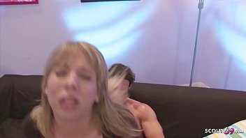 Tertangkap Adik Tiri Yang Lagi Ngentotin Jari Dan Menggoda Untuk Diajak Beraksi