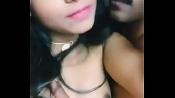 Istri Desi Panas Digoyang Suami