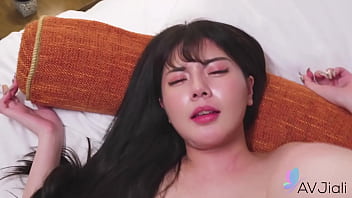 Gadis Tionghoa Berambut Panjang Ranako Digerogoti Pacarnya Sampai Meraung-raung.