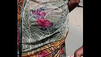 Gadis Seksi Dengan Pantat Panas Dalam Balutan Saree Yang Menggoda