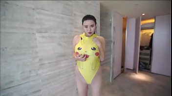 Gadis Tionghoa Seksi Montok-monique Dengan Payudara Besar Menggoda