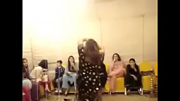 Tante Desi Goyang Hot Di Pesta Pernikahan