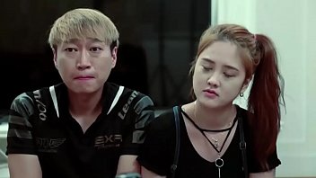 Dua Cewek Korea 18 Tahun Yang Menggoda