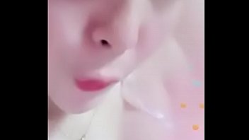 Gadis Asia Menggoda Dan Memperlihatkan Putingnya Di Bigo Live