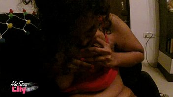 Memek Berbulu Tante India Lily Yang Menggairahkan Lagi Asyik Mengocok