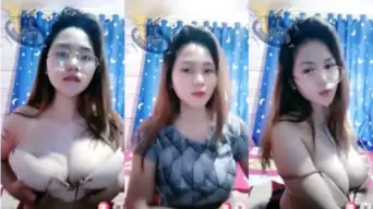 Kakak Toge Mainin Payudara Montoknya Secara Live