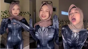 Kostum Spiderwoman Sheii Anathema Yang Menggoda Dan Membuat Nafsu Bergelora