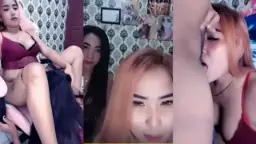 Sang Bestie Diperintah Buat Menjilati Memek Moza Sampai Banjir