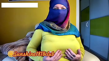 Gadis Muslim Berhijab Dari Timur Tengah Dengan Payudara Besar Di Rekaman Kamera Tanggal 2 November