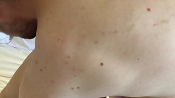 Gadis Asia Matang – Mengisap Kontol David Di Kamar Hotel