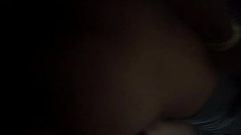 Gadis Asia Melahap Batang Hitam Besar