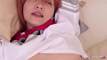 Gadis Cosplay Rambut Merah Mungil Dihamili Dalam-dalam Tanpa Sensor Di Jepang