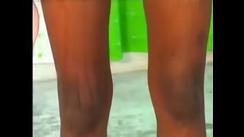 Orang India Yang Sedang Kencing