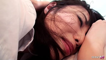 Gadis Jepang Montok Payudara Besar Alami Bergoyang Digoyang Tua Bangka Untuk Film Jav Pertama Yang Tak Disensor, Dihamili Dalam-dalam