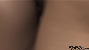 Sang Adik Tiri Mesum Ngentot Dengan Cowok Yang Baru Dikenalnya Di Internet