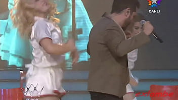 Gadis-gadis Perawat Turki Menggoyang Dengan Gerakan Menggoda