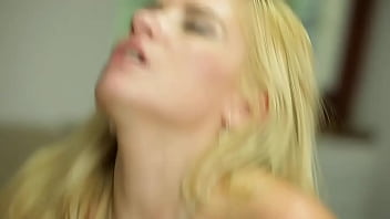 Permintaan Mesum Ibu Muda Yang Lembut Dan Menggoda