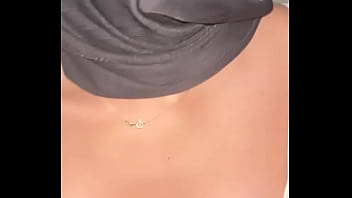 Muslimah Berjilbab Genit Menggoda Dengan Payudara Montoknya Yang Bergoyang | Gadis Solo Meremas Buah Dada Sempurna Miliknya