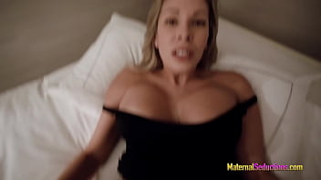 Ibu Tiriku Pelacur Malam Tapi Selalu Menyepongku Dulu – Nikki Brooks