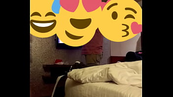 Istri Seksi Desi Menggoda Cowok Tukang Kabel Dengan Tubuhnya Yang Menggairahkan