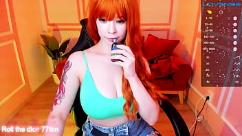 Arikajoy Si Cantik Berambut Merah Dengan Payudara Besar Yang Menggoda Sedikit Memperlihatkan Tubuh Seksi Nan Memanas.