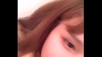 Gadis Tionghoa Cantik Memainkan Memeknya Dengan Liar