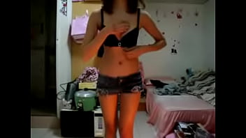 Gadis Tionghoa Manis Menggoda Dengan Tubuhnya Untukku