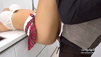 Gadis Tiri Genit Bikin Ayah Tirinya Gatal Melihat Bokong Besarnya Yang Menggoda