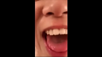 Gadis Tionghoa Mungil Menunggangi Pacar Hingga Klimaks