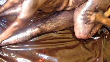 Bokong Besar Ibu Rumah Tangga Genit