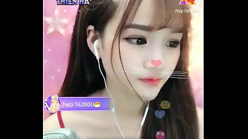 Gadis Asia Manis Mengobrol Seru Di Uplive