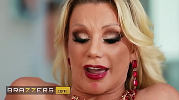 Kulit Dan Pantat Bergelombang Brittany Andrews / Brazzers / Masukkan Kode Xvpromo Di Situs Resmi Untuk Diskon