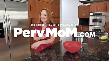 Kakak Tiri Nakal Pijat Adik Tiri Cantiknya Demi Meraba Tubuh Seksinya